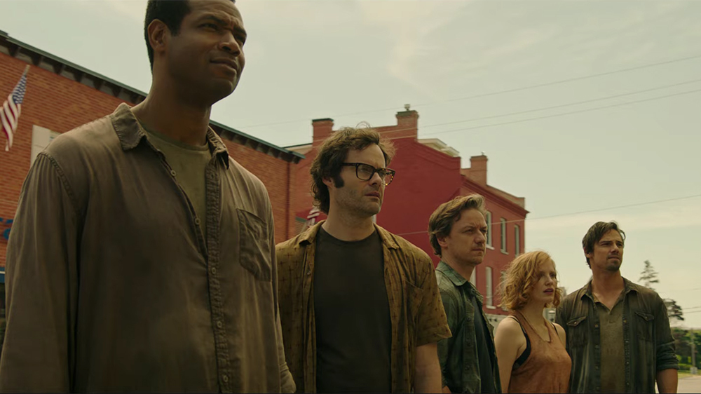 The adult Losers reunite in Derry, Maine to face off against Pennywise (Bill Skarsgaard): From L to R: Mike (Isaiah Mustafa) Richie (Bill Harder) Bill (James McAvoy) Beverly (Jessice Chastain) and Ben (Jay Ryan)